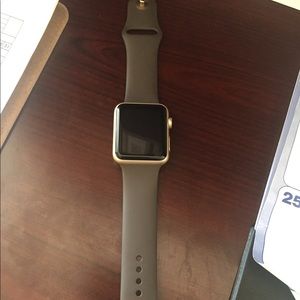 Apple Watch Series 2 42mm Gray Aluminum & Charger